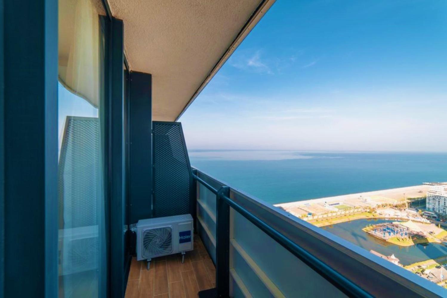 Black Sea Apartment In Orbi City Batumi Exterior foto